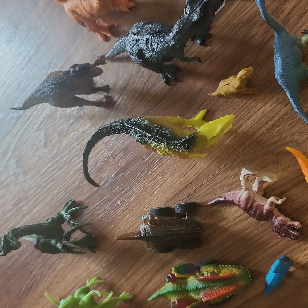 Dinosaur Toy Set for Kids 39 Total - Picture 4 of 6